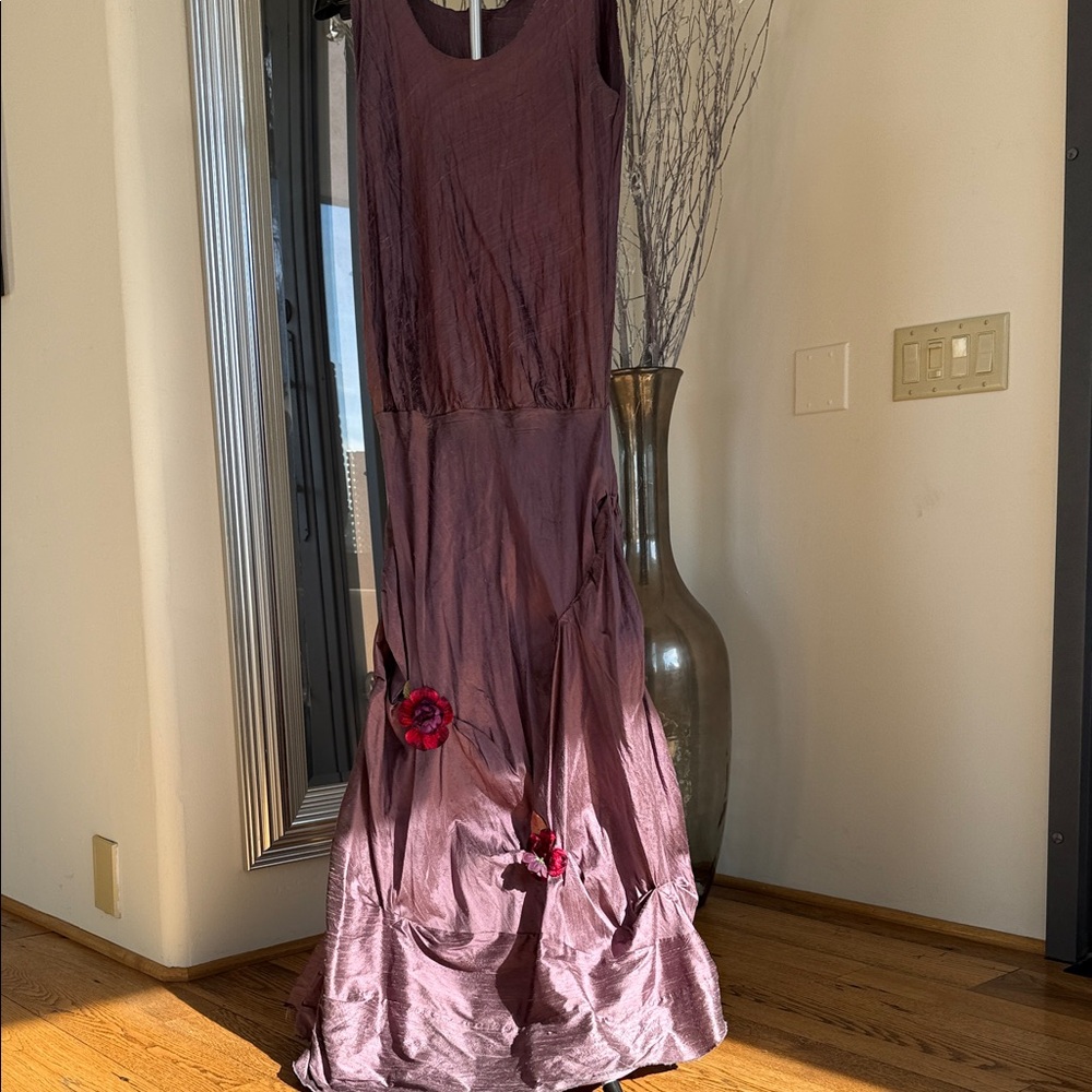 Chic Sleeveless Maxi Dress in Plum